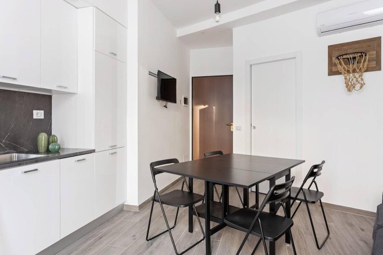 Appartamento Modern&new flat in Duomo area Milano Esterno foto