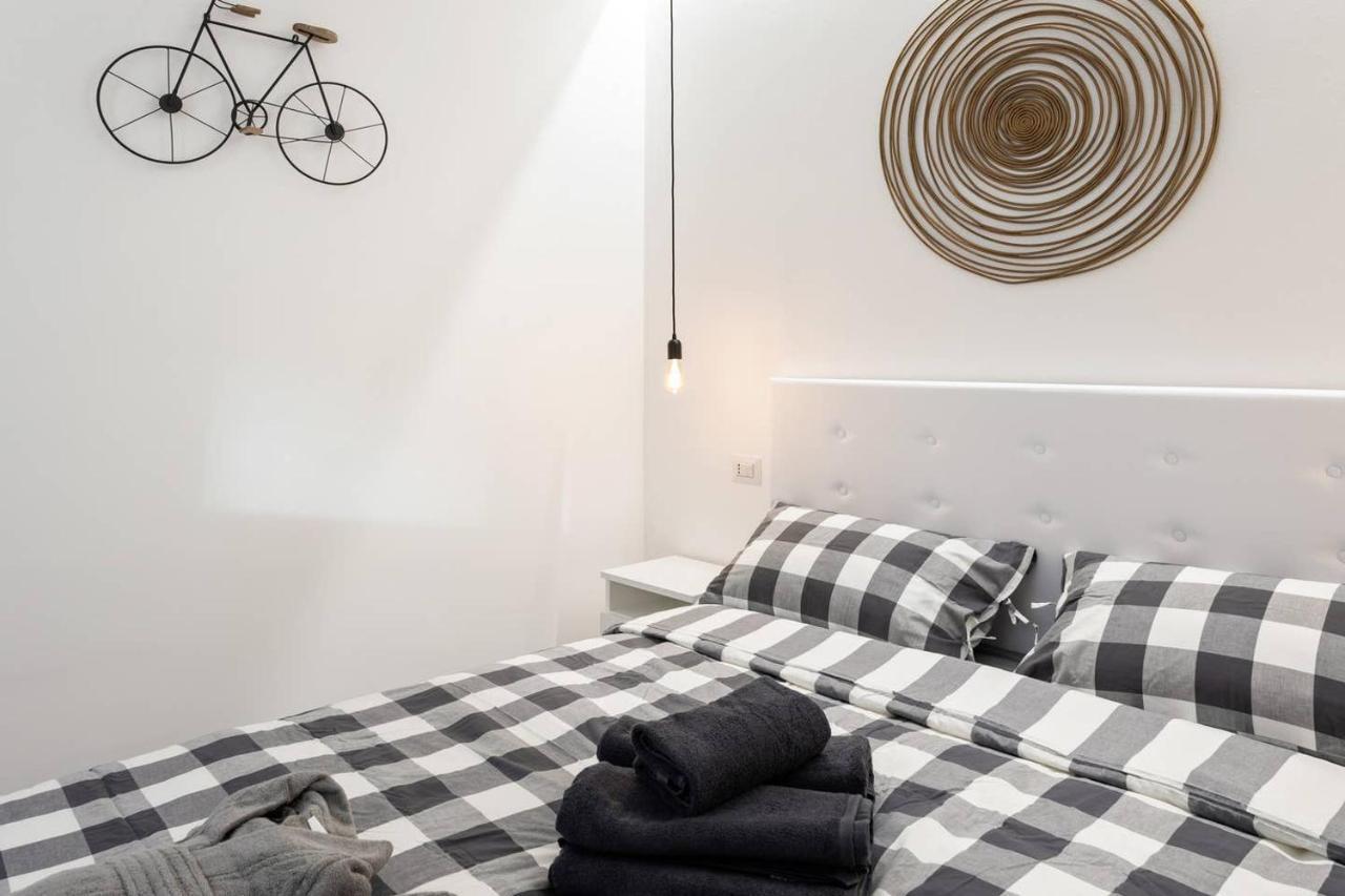 Appartamento Modern&new flat in Duomo area Milano Esterno foto