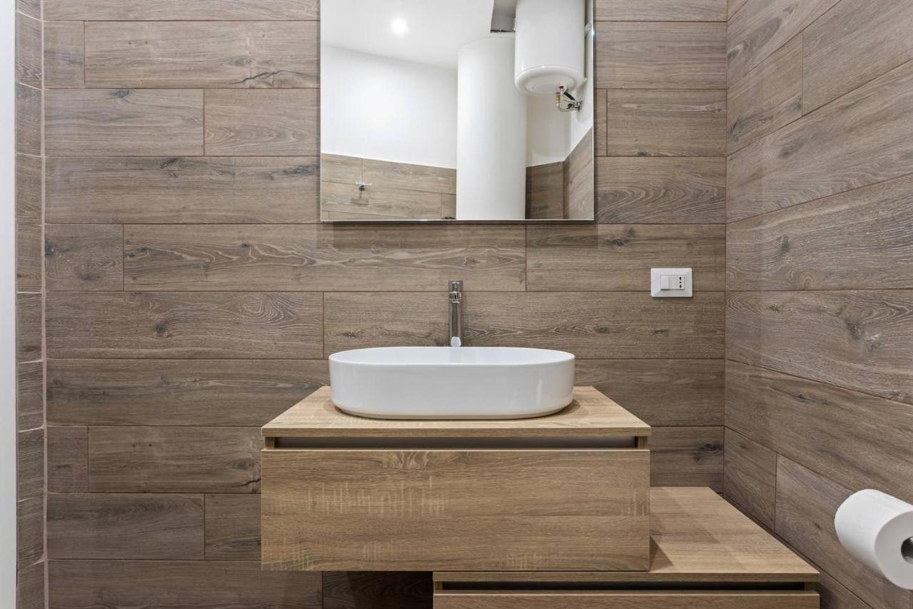 Appartamento Modern&new flat in Duomo area Milano Esterno foto