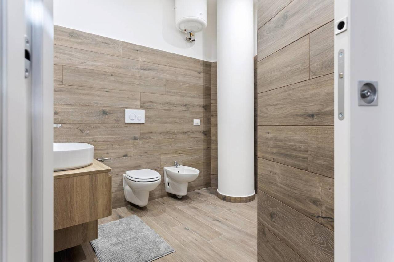 Appartamento Modern&new flat in Duomo area Milano Esterno foto